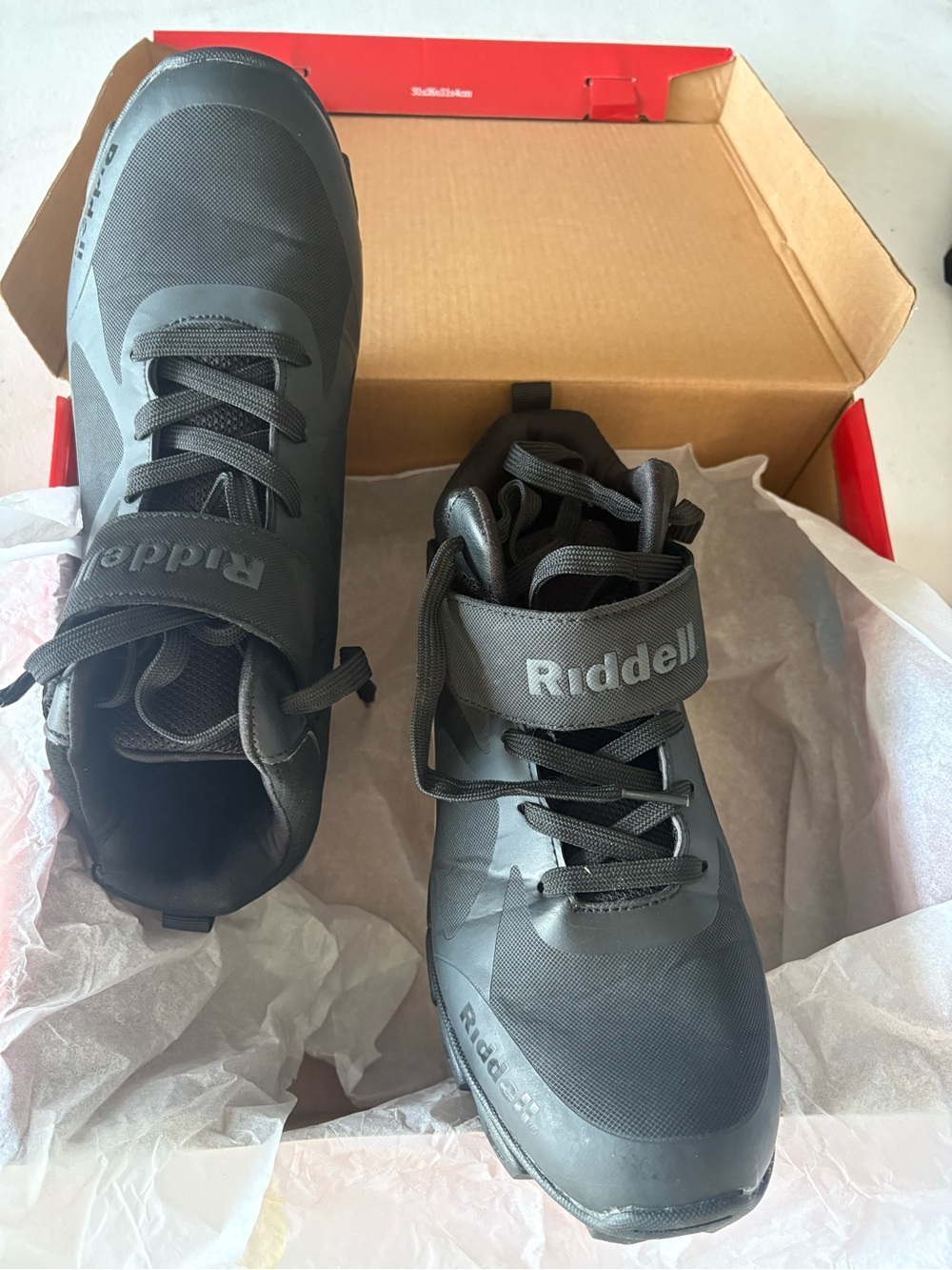 Riddell Men's Black Athletic Football Cleats with Strap and Lace